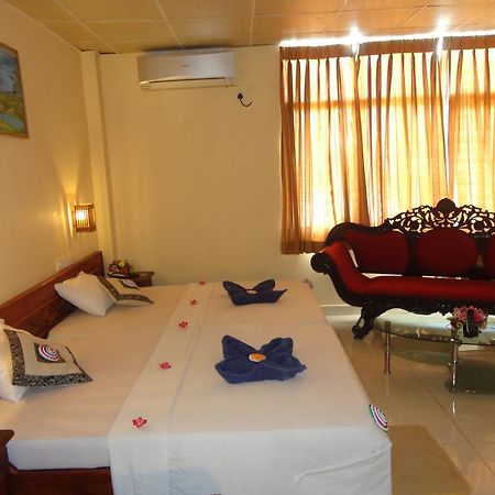Brighten Hotel Colombo Buitenkant foto