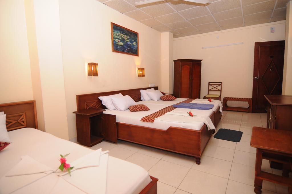 Brighten Hotel Colombo Buitenkant foto