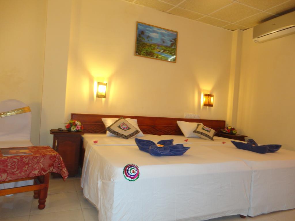 Brighten Hotel Colombo Buitenkant foto