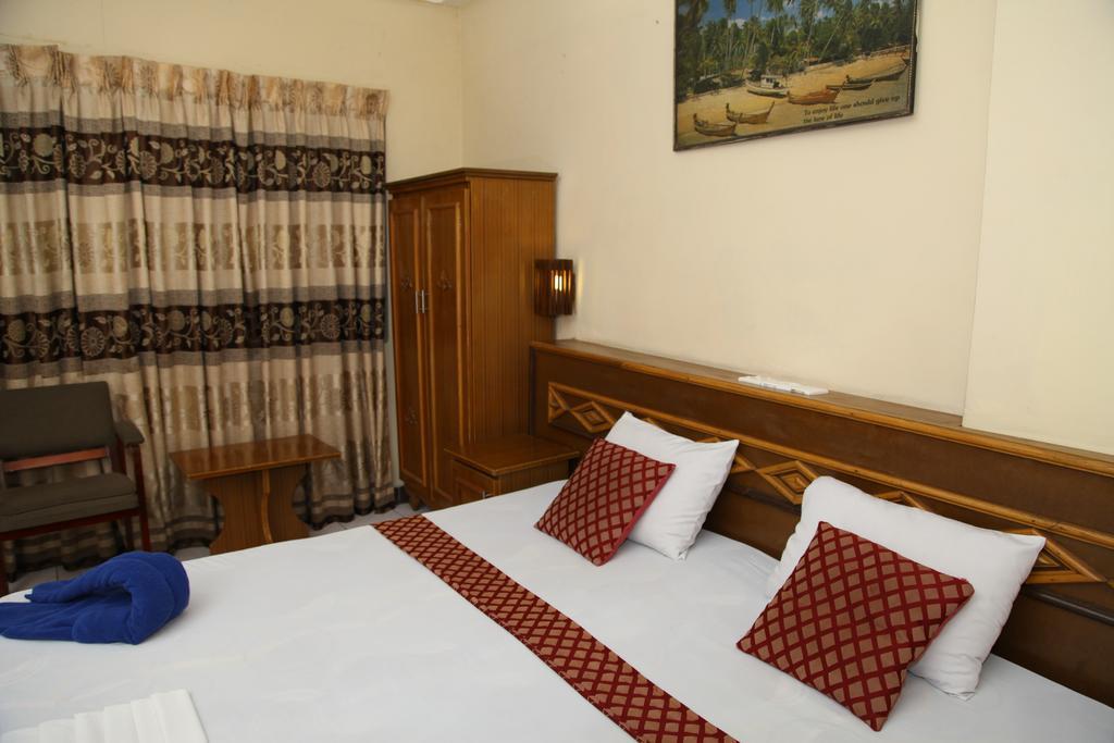 Brighten Hotel Colombo Buitenkant foto