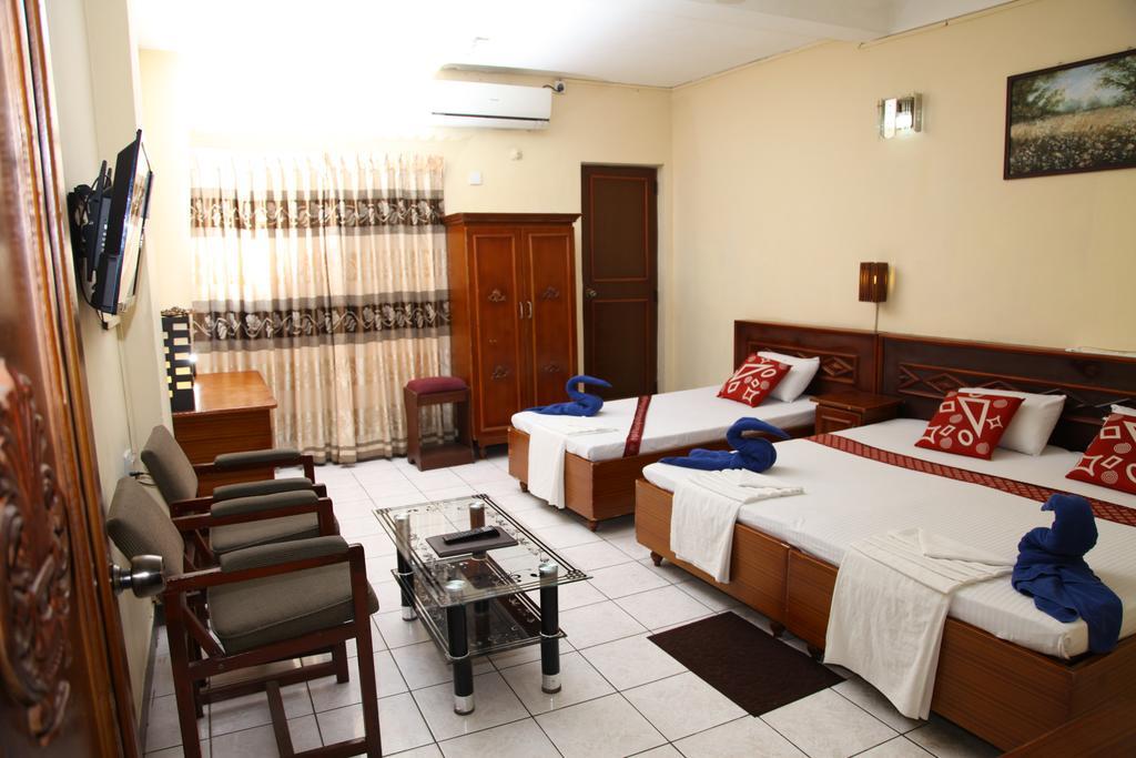 Brighten Hotel Colombo Buitenkant foto