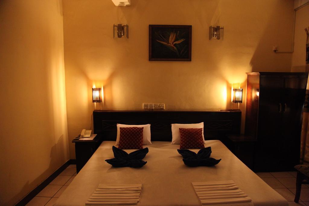 Brighten Hotel Colombo Buitenkant foto
