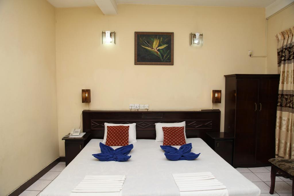 Brighten Hotel Colombo Buitenkant foto