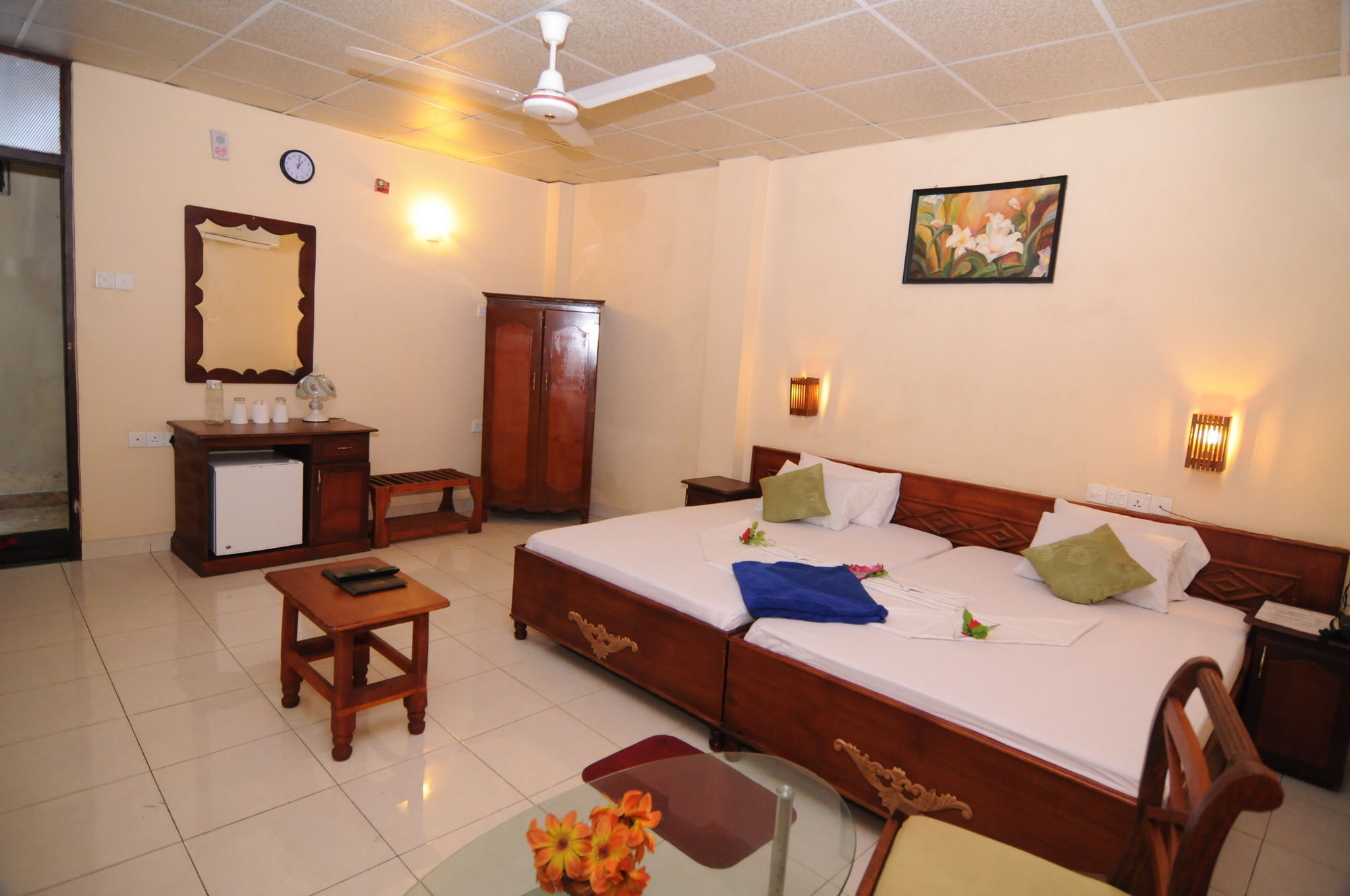 Brighten Hotel Colombo Buitenkant foto