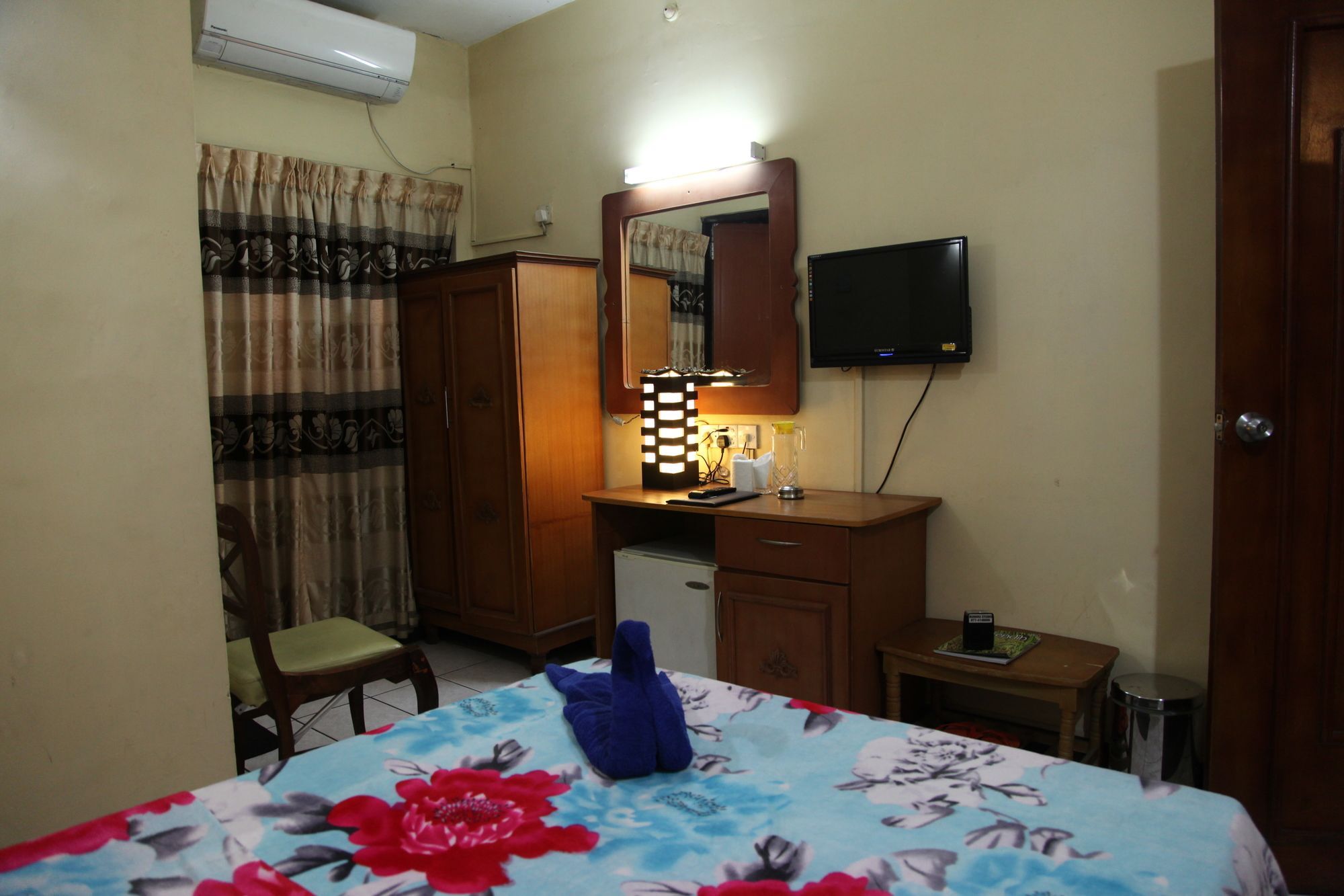 Brighten Hotel Colombo Buitenkant foto