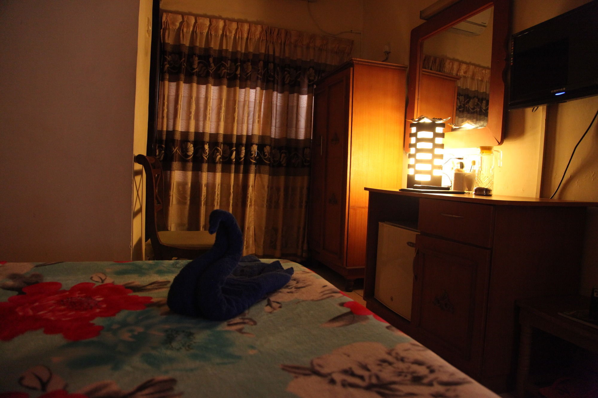 Brighten Hotel Colombo Buitenkant foto