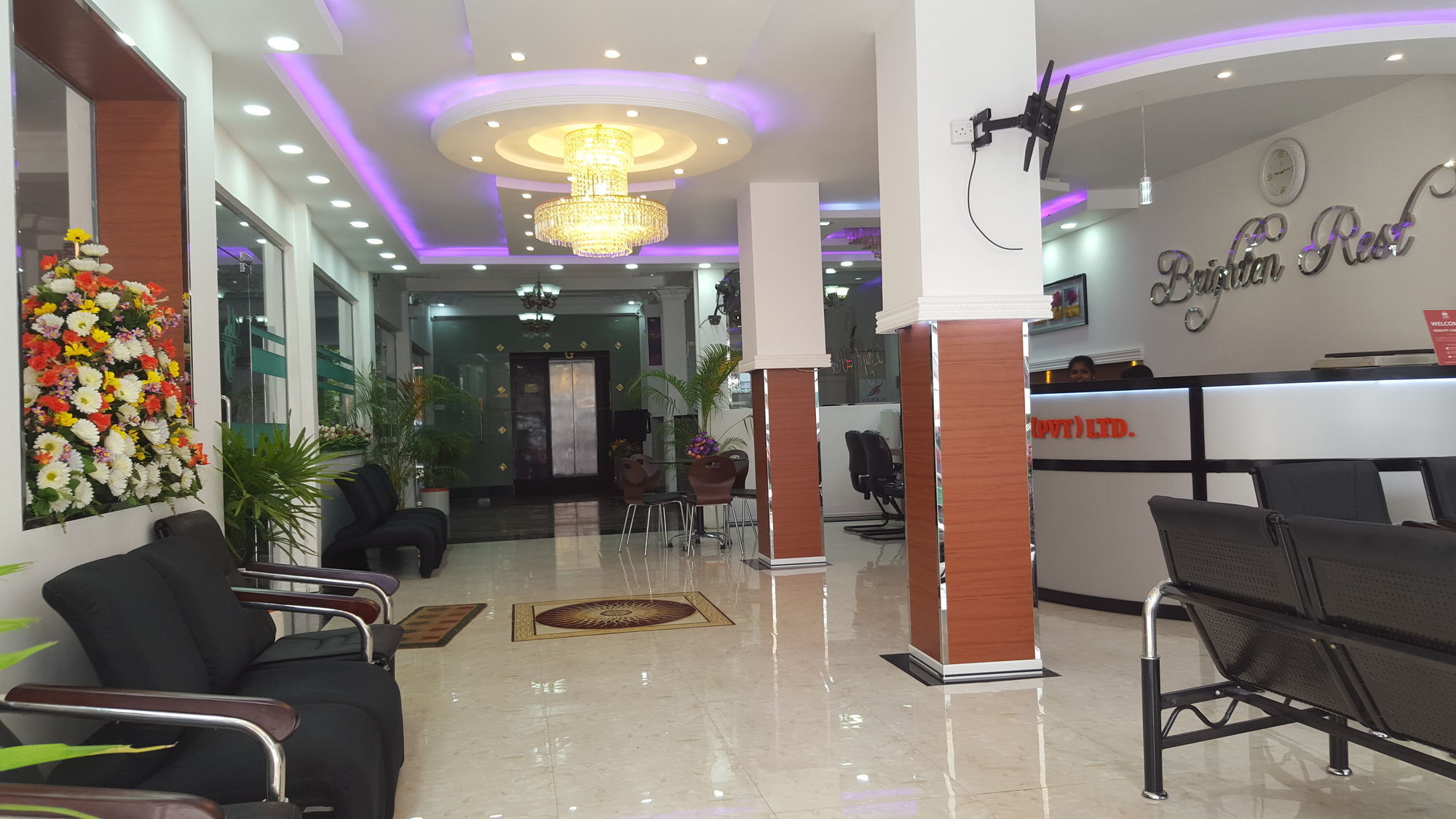 Brighten Hotel Colombo Buitenkant foto